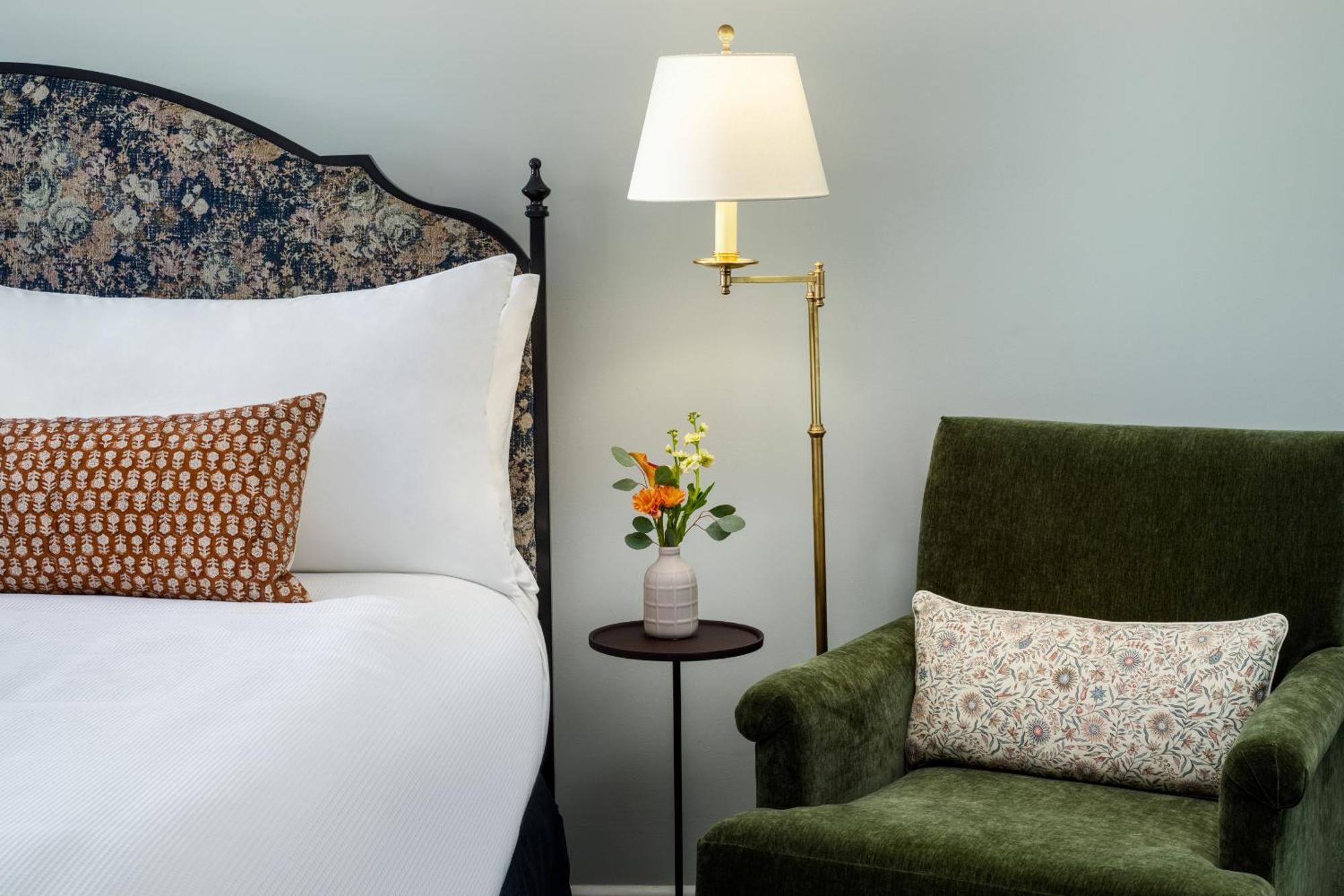 Colgate Inn Hamilton Екстериор снимка