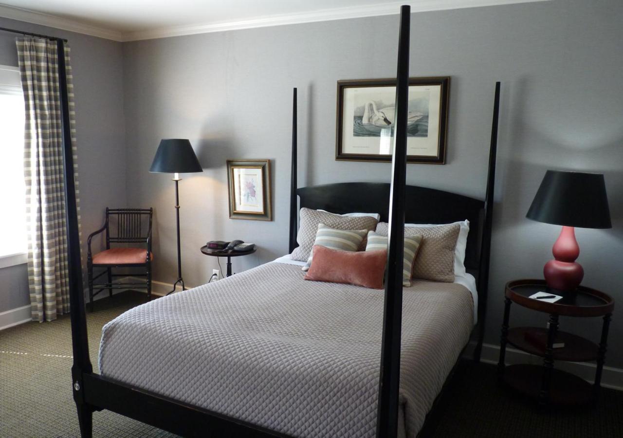 Colgate Inn Hamilton Екстериор снимка