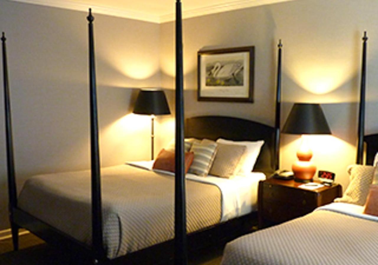 Colgate Inn Hamilton Екстериор снимка