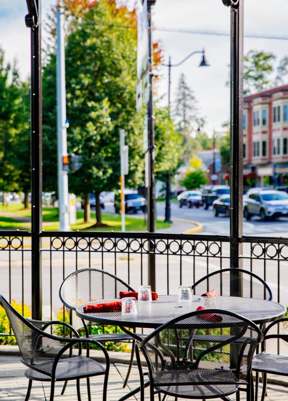 Colgate Inn Hamilton Екстериор снимка
